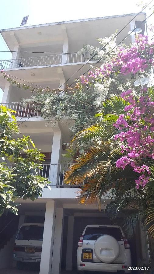 Old Town Hotel แคนดี้ ภายนอก รูปภาพ